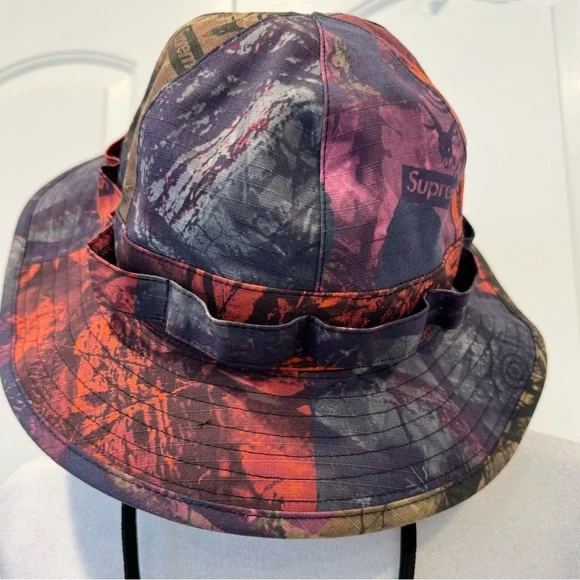 SUPREME®/SOUTH2 WEST8JUNGLE HAT